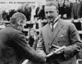 RemiseMédaille1922.jpg